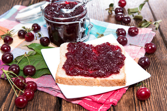 Варенье из вишни  с желатином, орехами