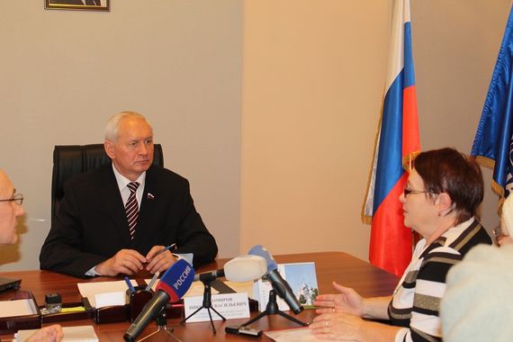 Николай Тихомиров попросил чиновников проявлять уважение к людям