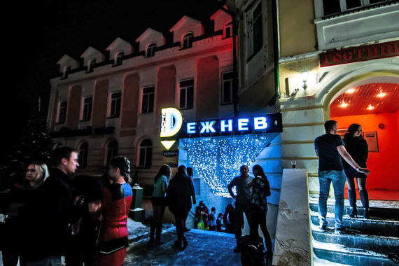 Двух полицейских уволили за бездействие во время трагедии в клубе «Дежнев»