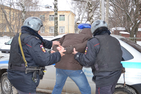 Грабитель угрожал стаканчиком кофе, похожим на гранату