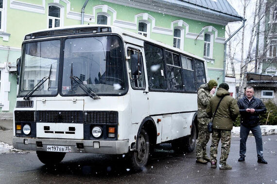 Вологжане отправили в зону спецоперации автобус ПАЗ