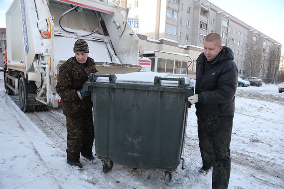 Двойной оплаты  за вывоз мусора быть не должно