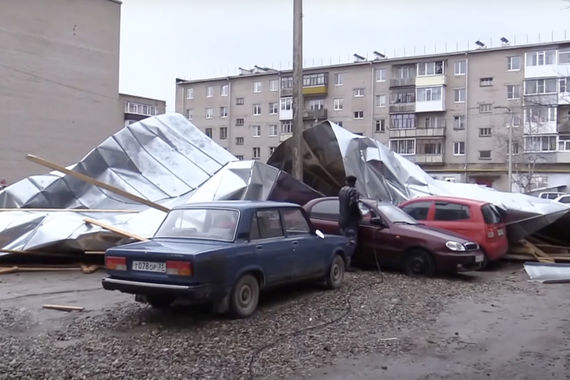 В Шексне после урагана искали маленькую девочку
