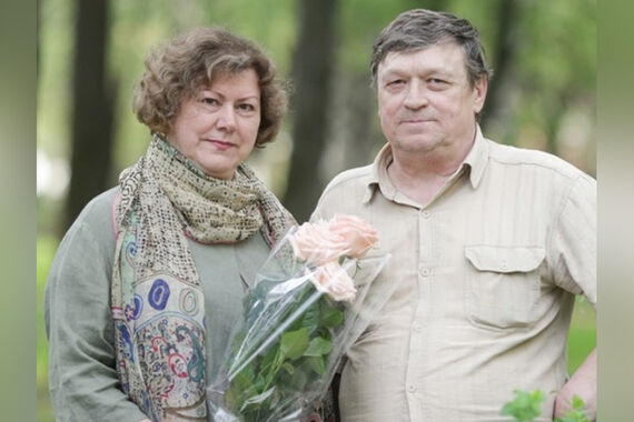 Эта женщина одна