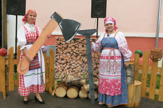 В Сямже спели частушки  «стенка на стенку»
