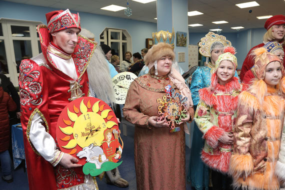 Сказочные волшебники перевели время на предновогоднее