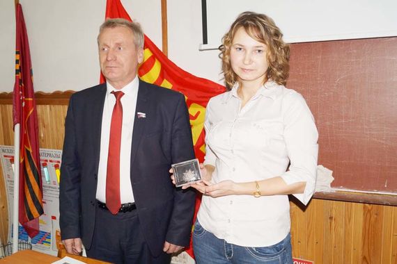 Пропавший орден Отечественной войны вернули внучке фронтовички